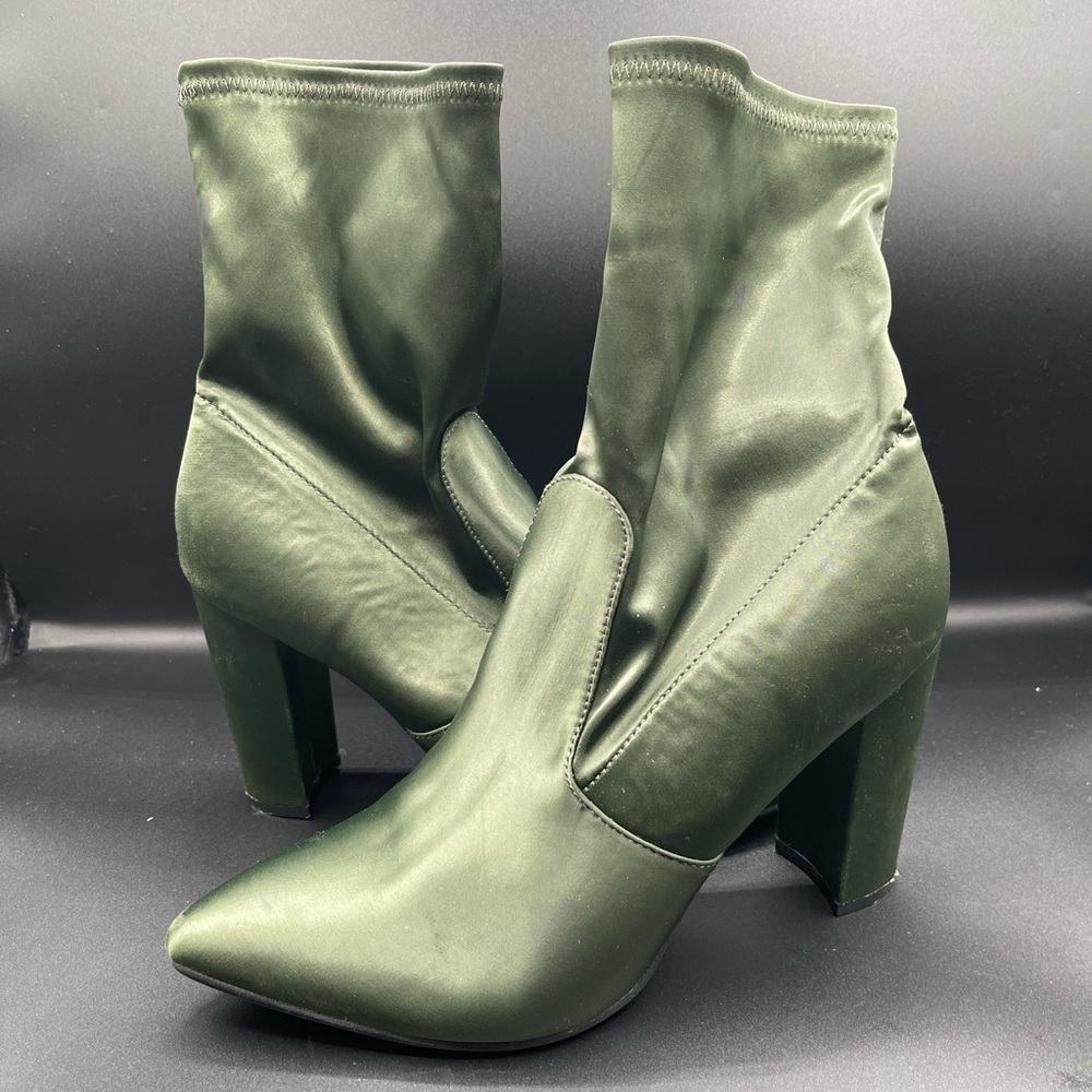 Charles Albert Green Heeled Boots Suede Minimalist Design - Picture 2 of 9